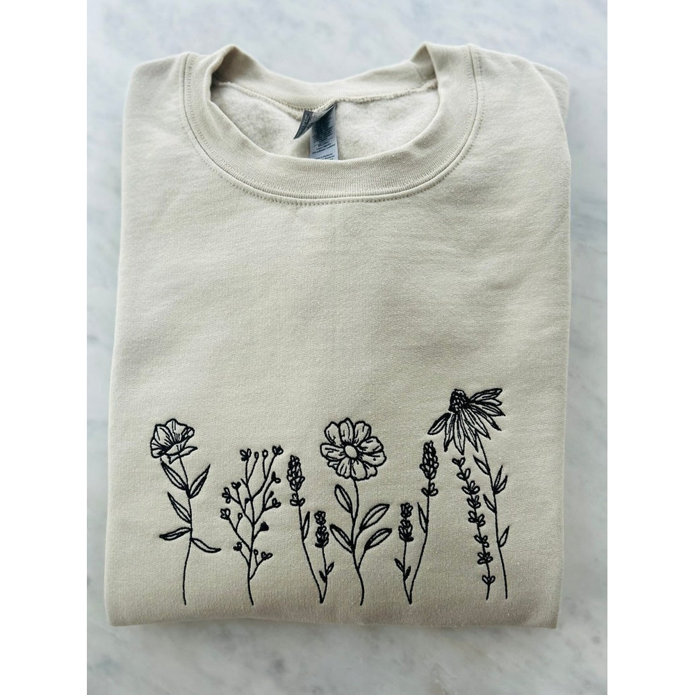 Embroidered wildflowers Sweatshirt, Minimalistic embroideredFlower Crewneck, Floral Crewneck, Women's Crewneck,plant sweatshirt,vintage.jpg
