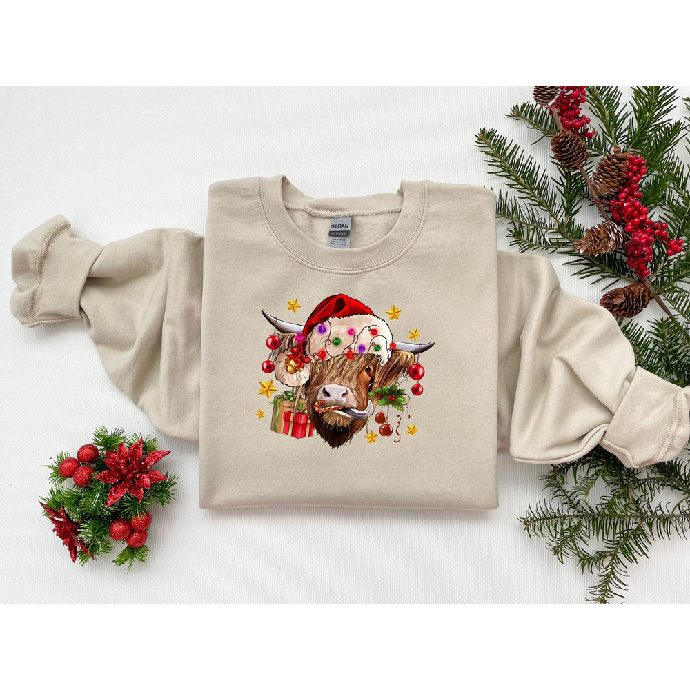 Cow Christmas Shirt, Merry Christmas Heifers Tee, Christmas Cow Sweatshirt, Highland Cow Farm Xmas Tee, Farmer Cow Animal Lover Shirt Gifts.jpg