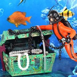 unique design treasure hunter diver action figure for aquarium decoration