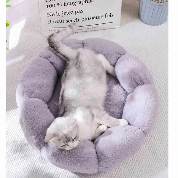 KdVwSuper-Soft-Cat-Bed-Washable-Flower-Pet-Cushion-Self-Warming-Sleeping-Cushion-Mat-for-Cat-Four.jpg