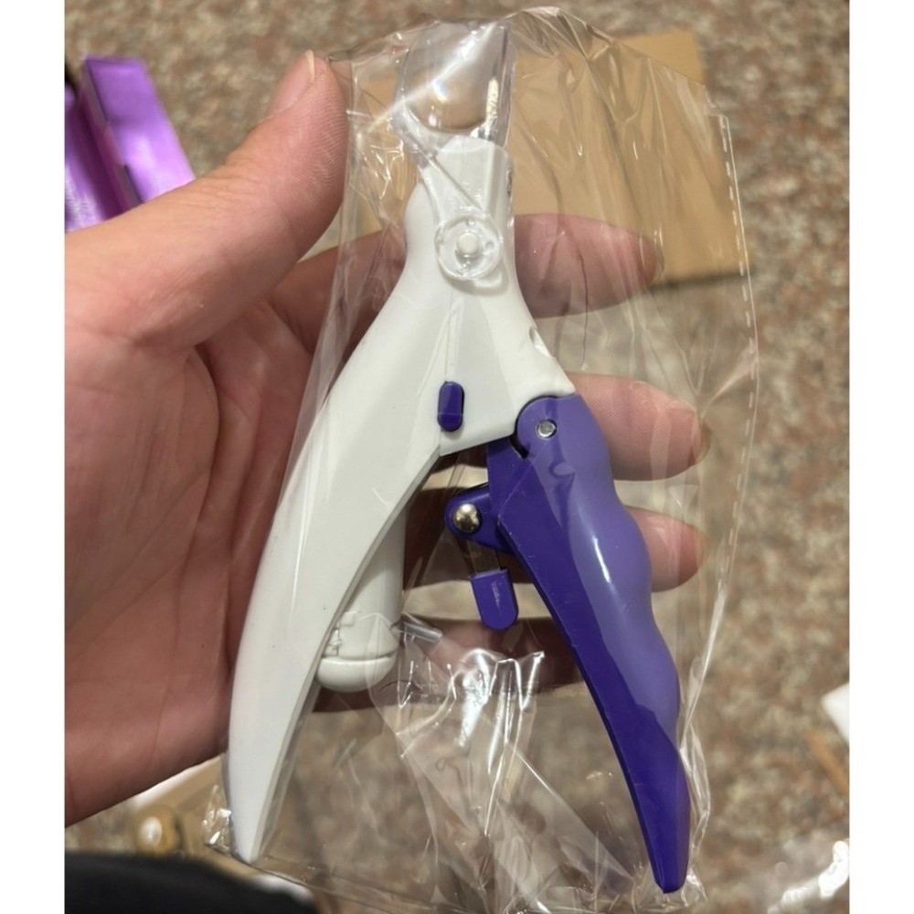 LED Pet Nail Clippers with 5X Magnifier for Safe Dog & Cat Grooming