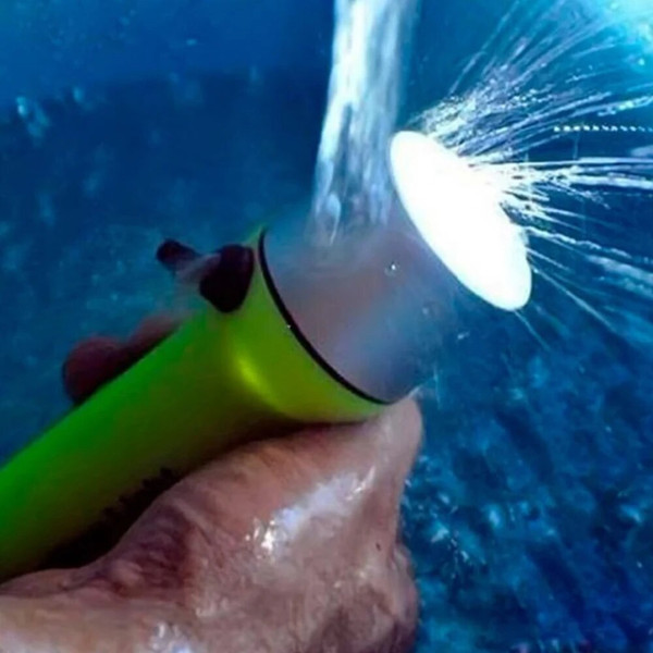 u6lYLed-Professional-waterproofing-Diving-Flashlight-Strong-Underwater-Lighting-Home-Outdoor-Emergency-Lighting-High-Beam-Flashlight.jpg