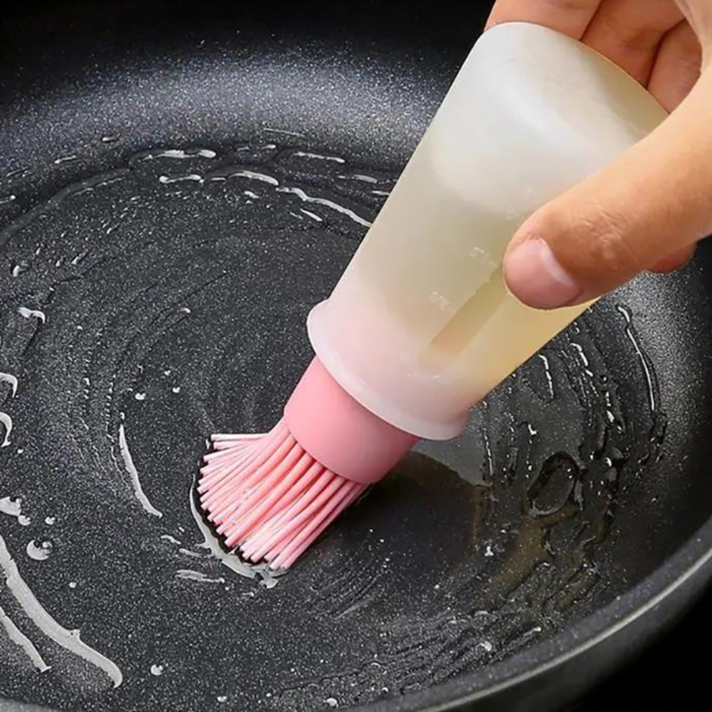 Silicone BBQ Brush With Oil Dispenser Essential Kitchen Baking Gadget For Outdoor Grilling 0