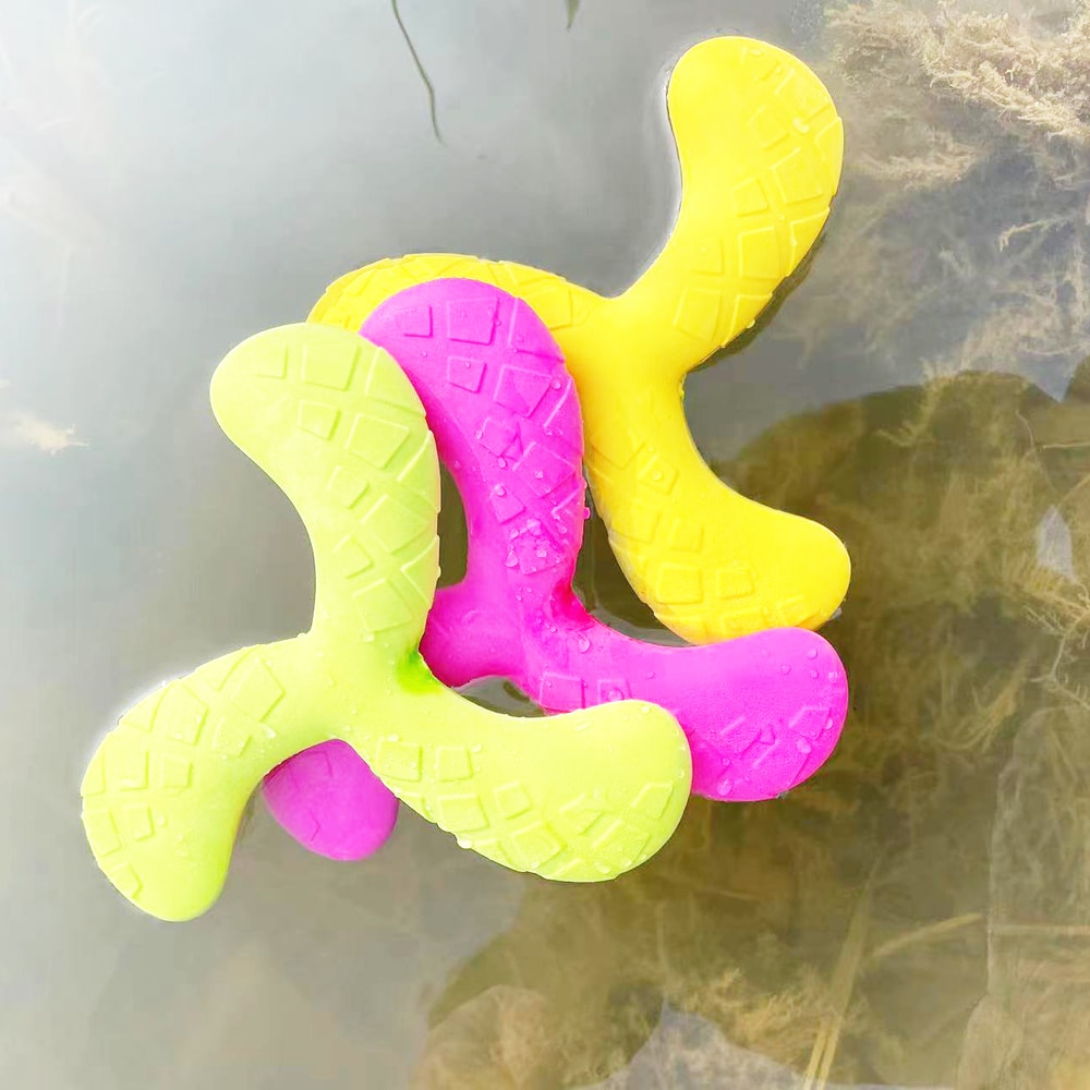 Floating Dog Toy Squeaky Dog Boomerang Toy For Water Fetch And Training 3