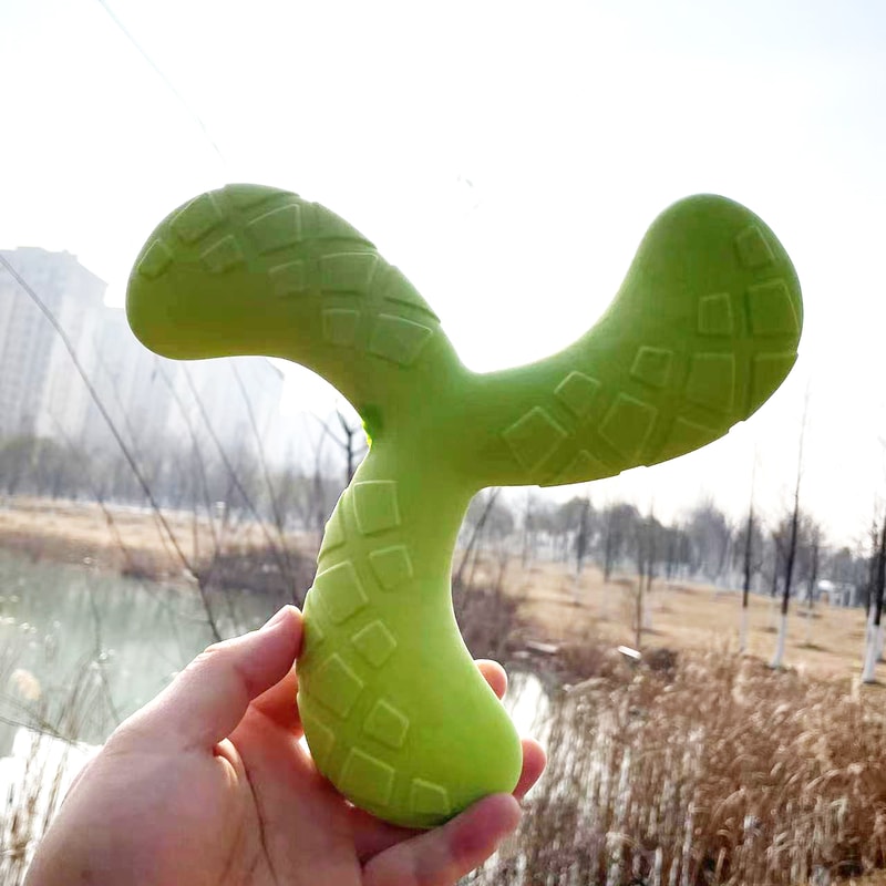 Floating Dog Toy Squeaky Dog Boomerang Toy For Water Fetch And Training 6