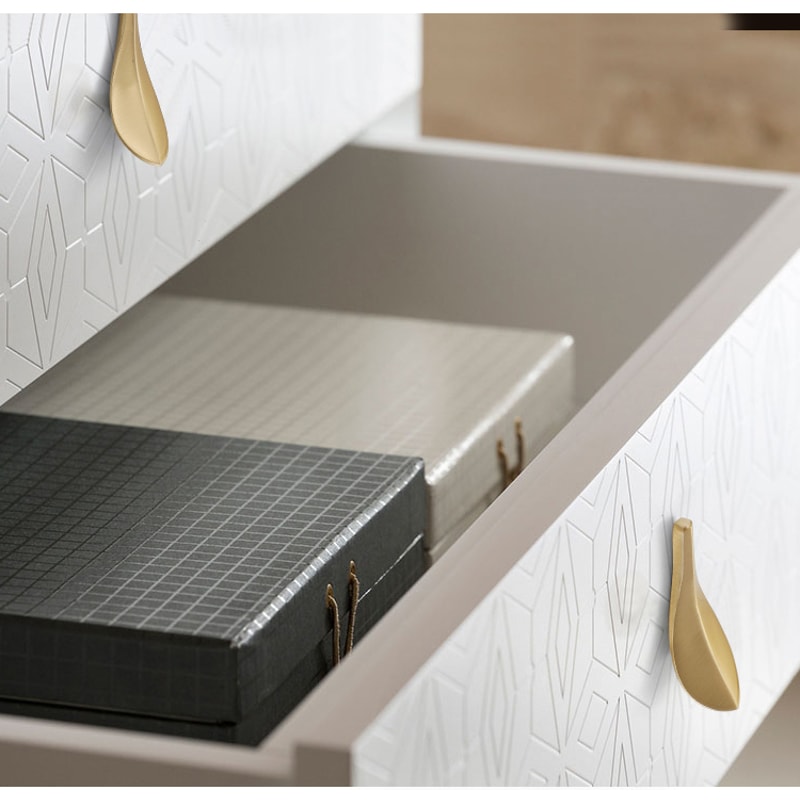 Antique Brass Branch Cabinet Pull for Drawers and Furniture