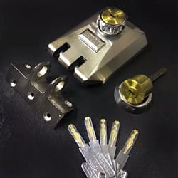 heavy duty sliding gate lock for outdoor steel doors