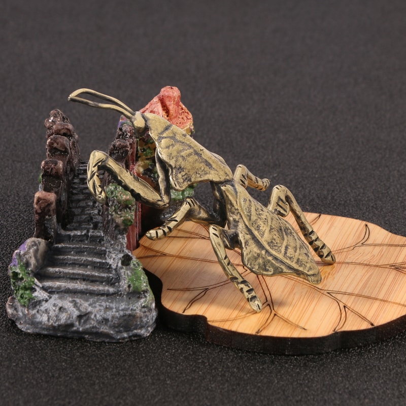 Brass Mantis Figurine Copper Insect Sculpture for Desk Decor