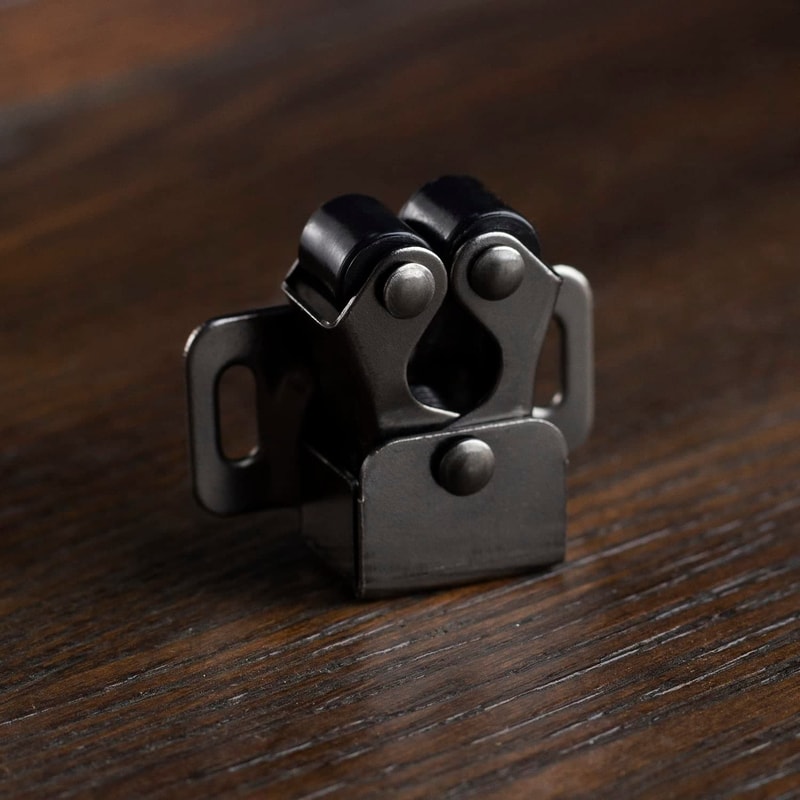 Antique Copper Furniture Door Stoppers Twin Roller Cabinet Latch With Striker Screws 4