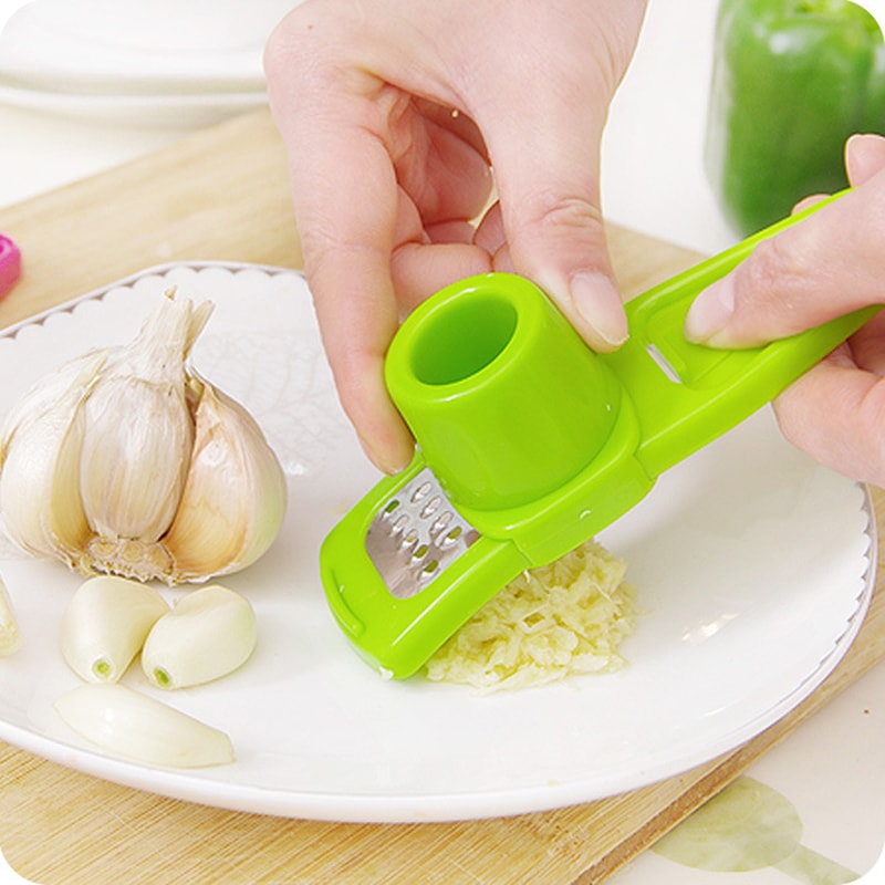Mini Manual Garlic Press Grinder Ginger Mincer Kitchen Tool 2