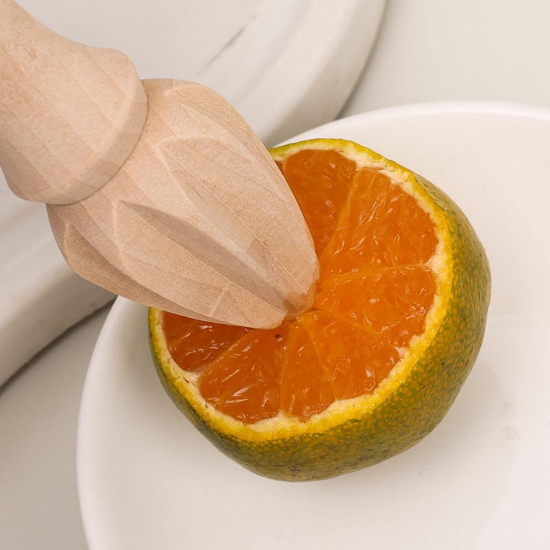 Premium Wooden Lemon Juicer Quick Citrus Squeezer For Fresh Juice 2