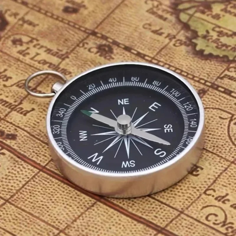 Portable Adventure Compass Keychain Mini Compass Keychain for Outdoor Travel