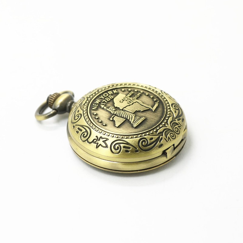 Vintage Metal Pocket Compass Portable Navigation Tool for Camping & Hiking