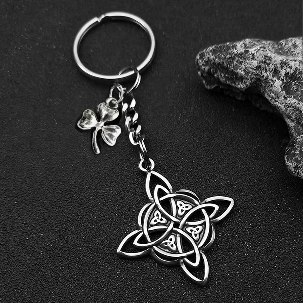 Celtic Trinity Knot Keychain Pendant Double Protection Witchcraft Jewelry
