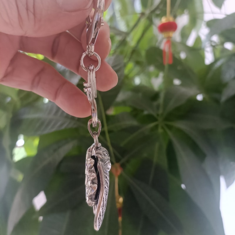 Unique Keychain for Men and Women Fashionable Animal Keyring Gift