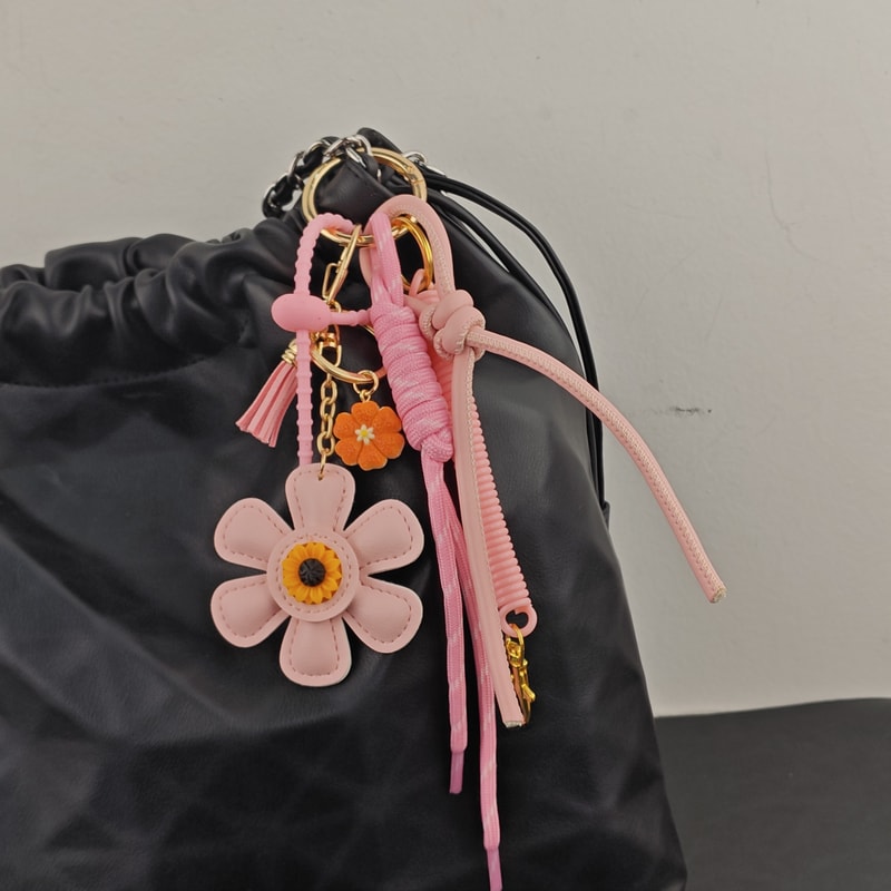 Leather Sunflower Bag Charm Keychain For Women Fashion Accessory Gift 1