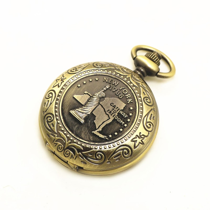 Vintage Pocket Compass Portable Navigation Tool For Outdoor Adventures 1