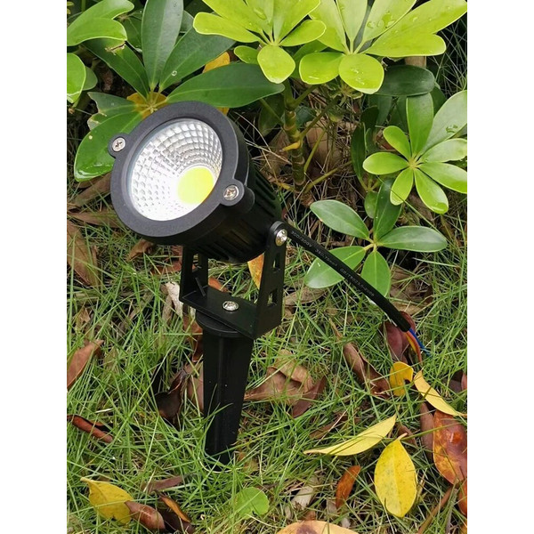 vfvnLED-Garden-Lights-Outdoor-LED-Waterprof-Lawn-Lamp-220V110V12V-5W-Landscape-Spike-Bulb-IP65-Led-Light.jpg