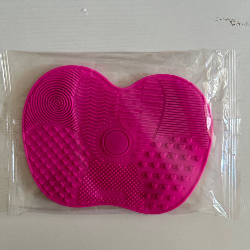 Silicone Apple Shape Makeup Brush Cleaning Pad Cute  Effective Suction Cup Cosmetic Tool 6