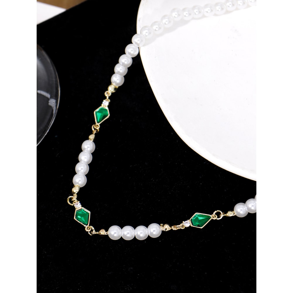 Vintage Charm Green Zircon Inlaid Imitation Pearl Necklace, Mens Casual Jewelry for Stylish Elegance