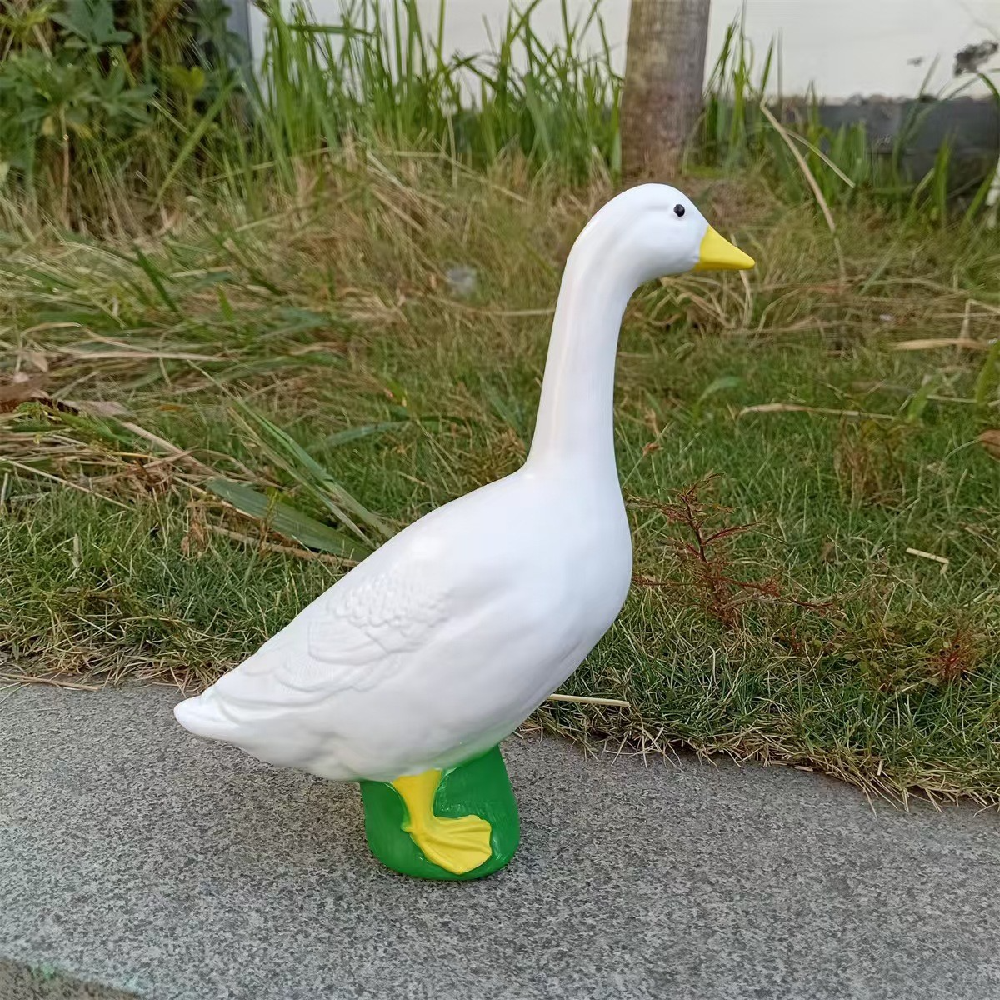 1Pcs Resin Goose Sculpture – Lifelike Goose Figurine for Home & Garden Decor, Office Desk Decoration, and Outdoor Tool R