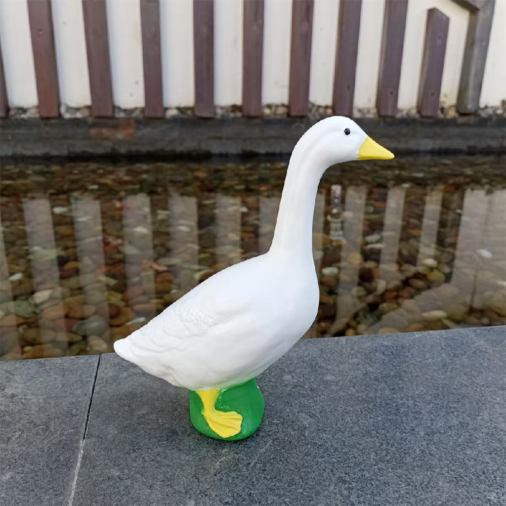 1Pcs Resin Goose Sculpture – Lifelike Goose Figurine for Home & Garden Decor, Office Desk Decoration, and Outdoor Tool R
