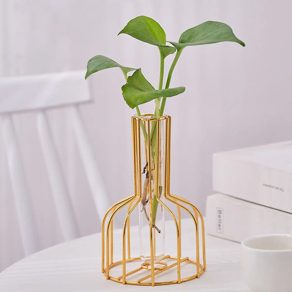 TQHU1-set-of-gold-wrought-iron-metal-vase-hydroponic-container-test-tube-vase-living-room-illustration.jpg