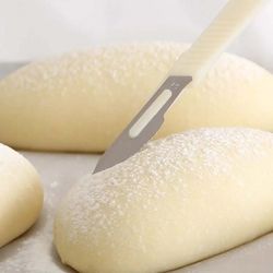 baguette bread slicing knife: practical european patisserie cutter with carbon steel blade