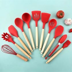 12Pcs/Set Wooden Handle Silicone Kitchen Utensils with Storage Bucket - High Temperature Resistant and Non-Stick Pot Spa
