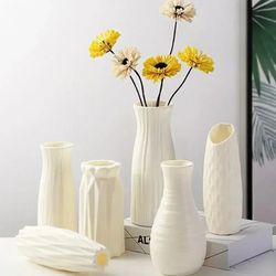 Nordic Style Simulation Vase: Creative Minimalist Home DEcor