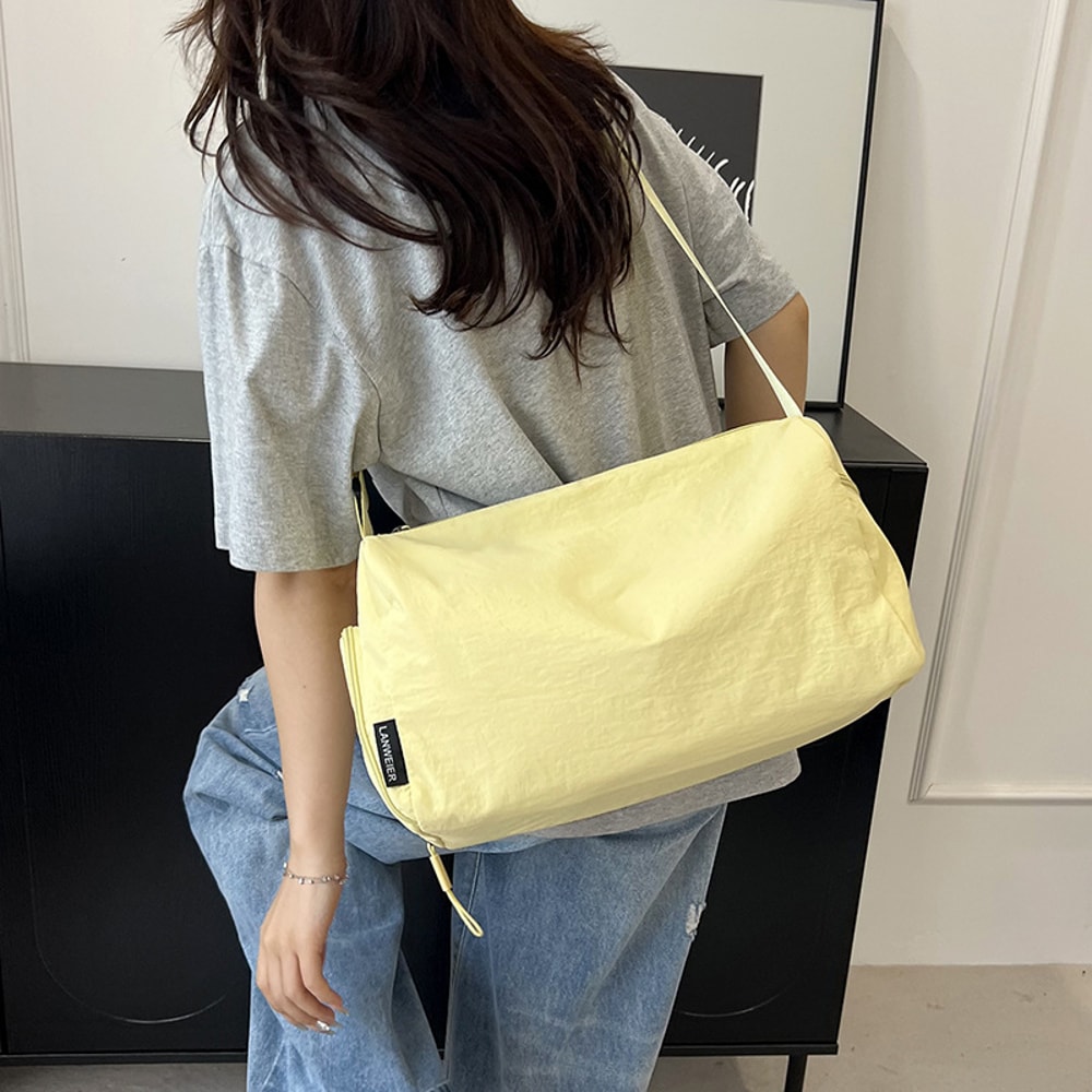 Large Capacity Crossbody Bag For Women Nylon Shoulder Travel And Daily Commuter Bag 1