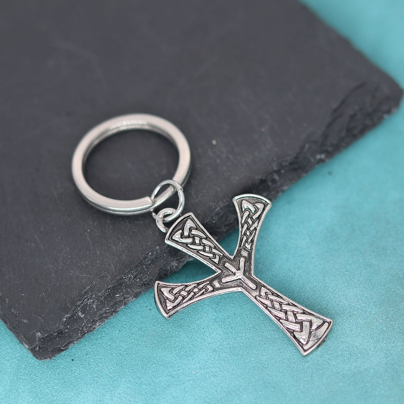 Nordic Viking Rune Keychain Algiz Protection Amulet Compass Pendant