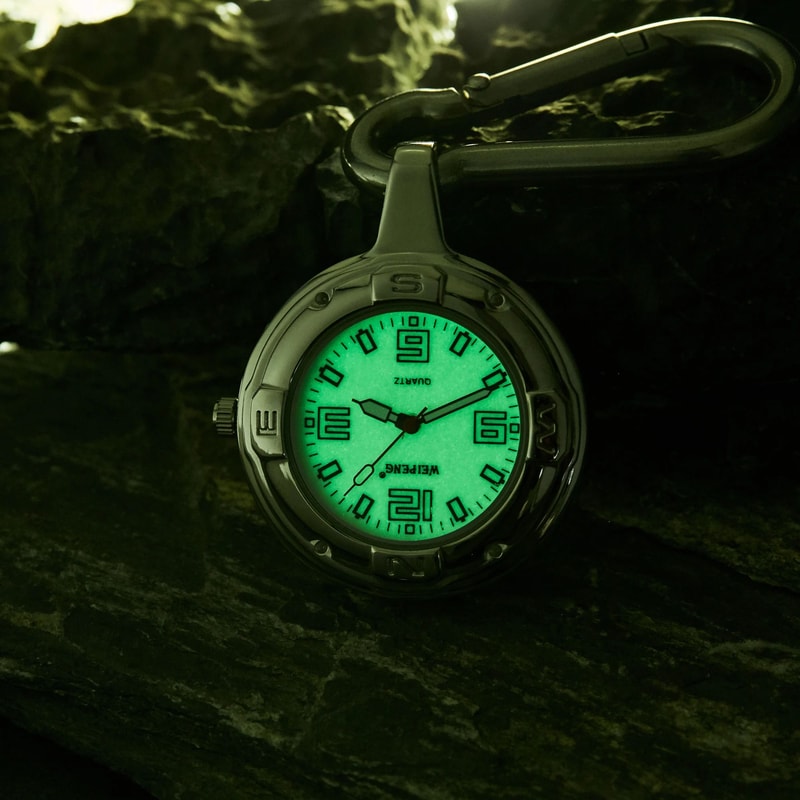 Retro Waterproof Carabiner Watch with Luminous Dial for Hiking Travel Outdoor Use