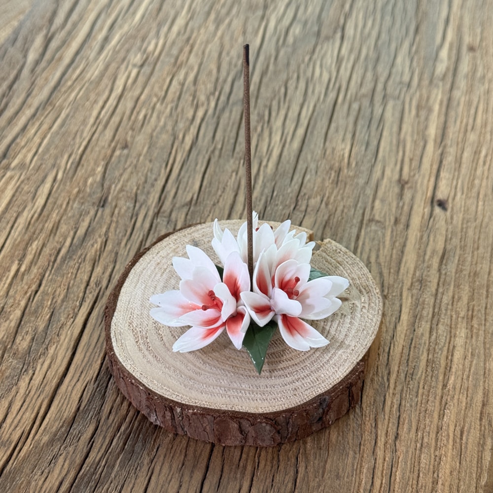 Handmade Ceramic Aromatherapy Burner Peach Blossom Incense Holder Home Decor 2