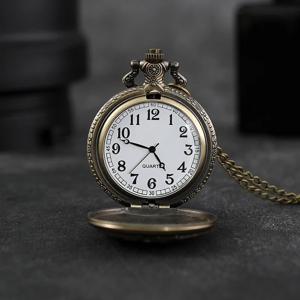 Vintage Playing Card Pocket Watch Necklace Luxury Quartz Pendant For Men Women 3