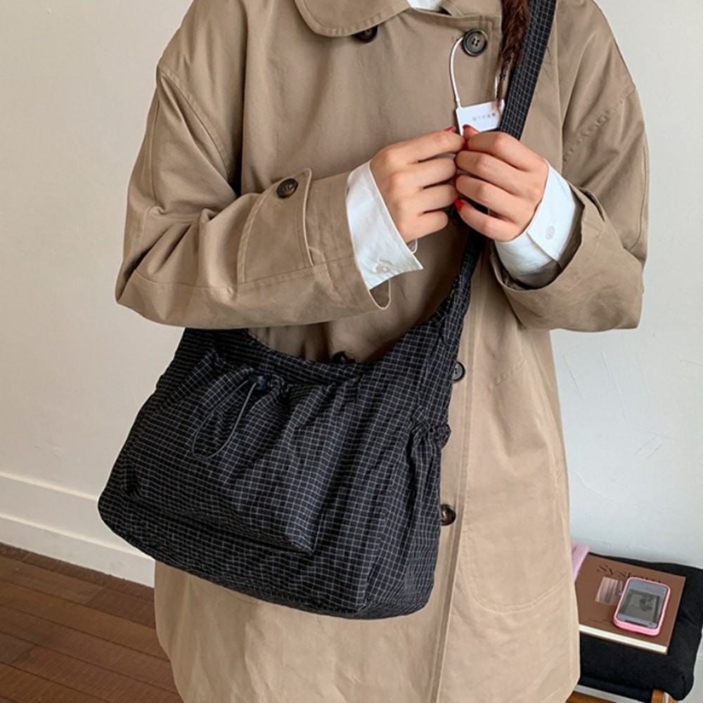Trendy Checkered Nylon Crossbody Bag With Drawstring Large Capacity Shoulder Tote 2