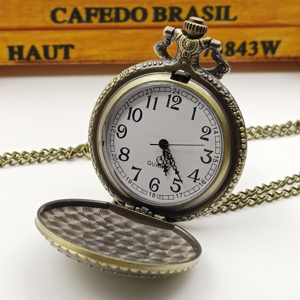 Vintage Pocket Watch Necklace With Star Moon Engraving Quartz Pendant 2