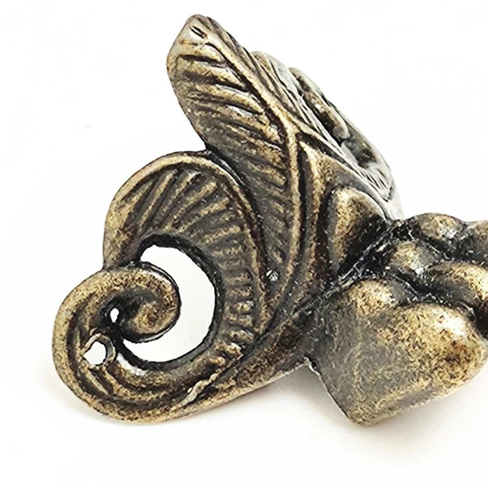 Vintage Bronze Corner Protectors For Furniture Boxes Durable Metal Corner Protectors Set With Screw 2