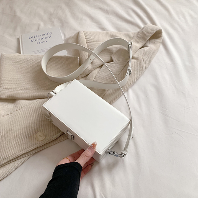 Retro Camera Crossbody Bag Vintage PU Leather Mini Shoulder Purse For Women And Men 6