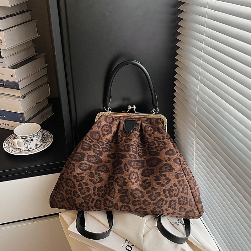 Leopard Print Kiss Lock Clutch Bag For Women Vintage Shoulder Handbag 1