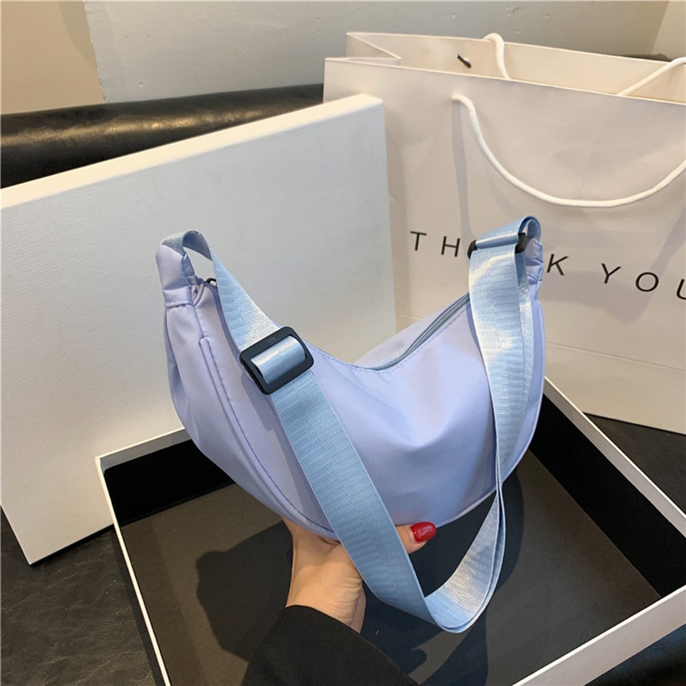 Large Capacity Nylon Dumpling Shoulder Bag For Women Travel Tote 2