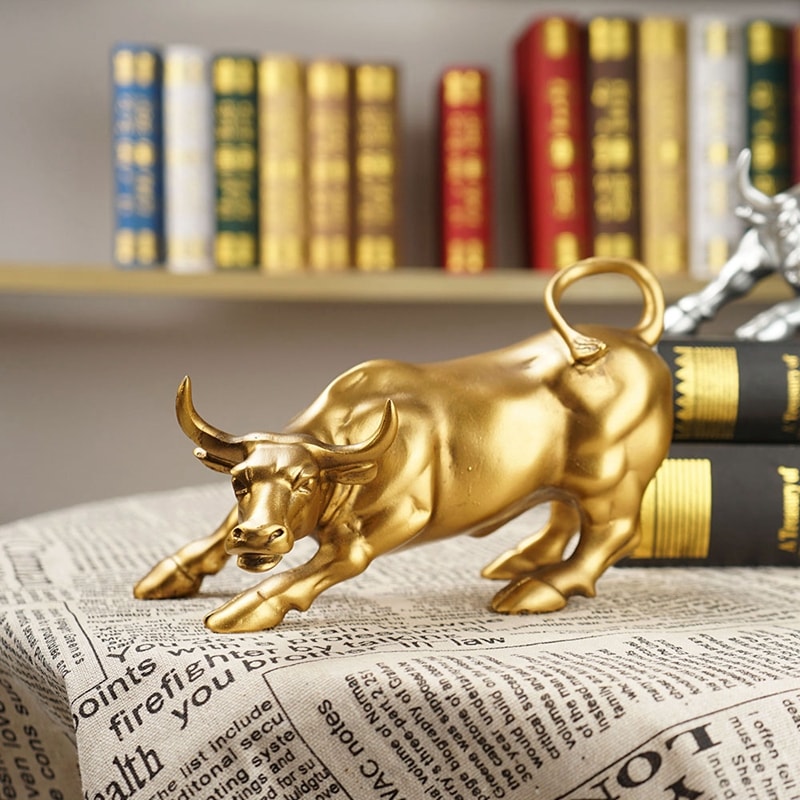 Golden Ox Sculpture Wall Street Bull Statue For Office Home Decor 0