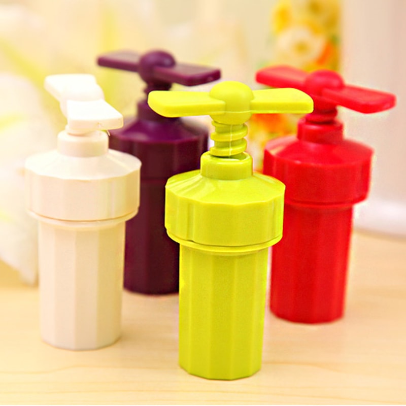 Ergonomic Twist Garlic Press Manual Crusher Easy Peel Kitchen Tool 0