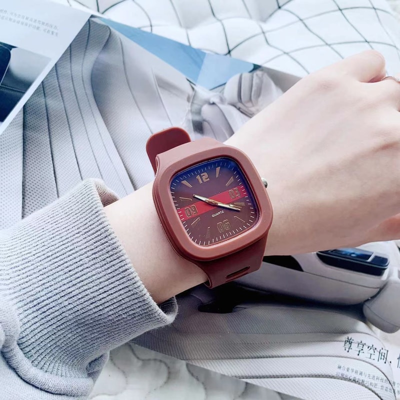 Elegant Big Square Womens Quartz Watch With Silicone Strap Waterproof Casual Wristwatch 4