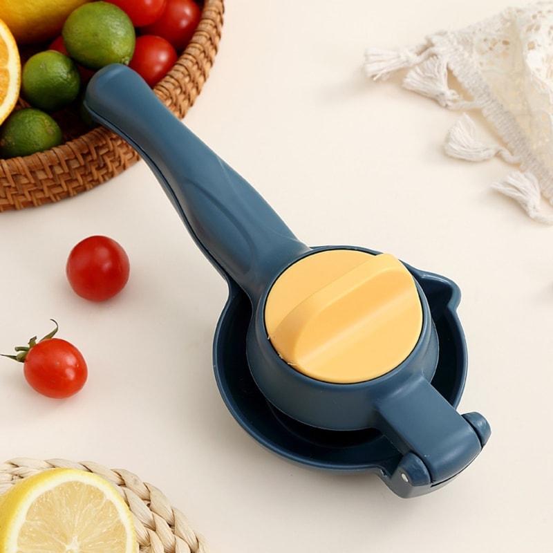 FreshPress Manual Citrus Juicer Lemon And Lime Squeezer 3