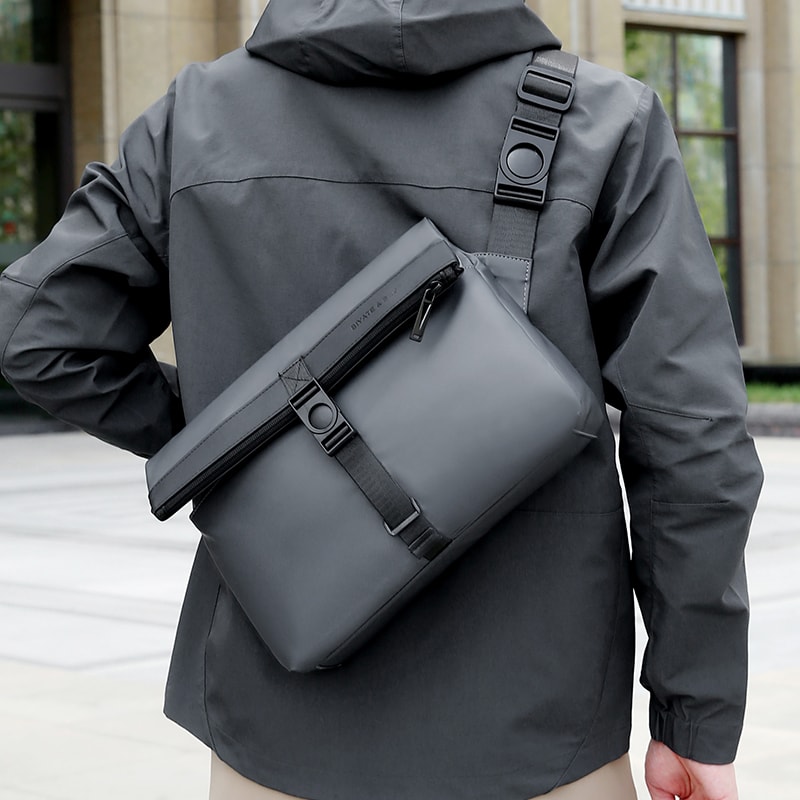 Vintage Voyager Men Leather Crossbody Bag Large Capacity Travel Briefcase Backpack