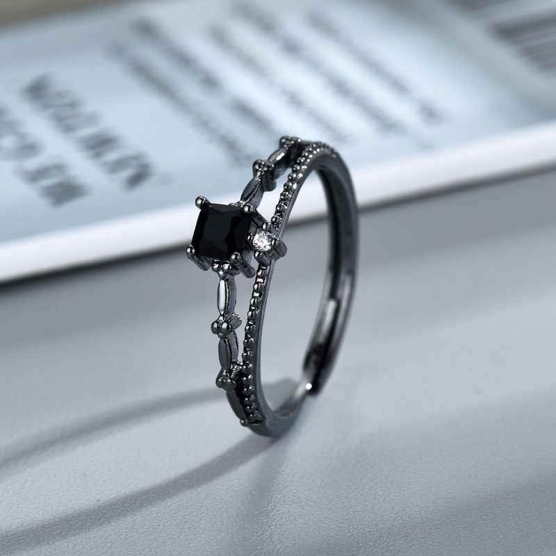 Love and Deepspace Sylus Black Zircon Ring – Elegant Silver Anime Couple Ring