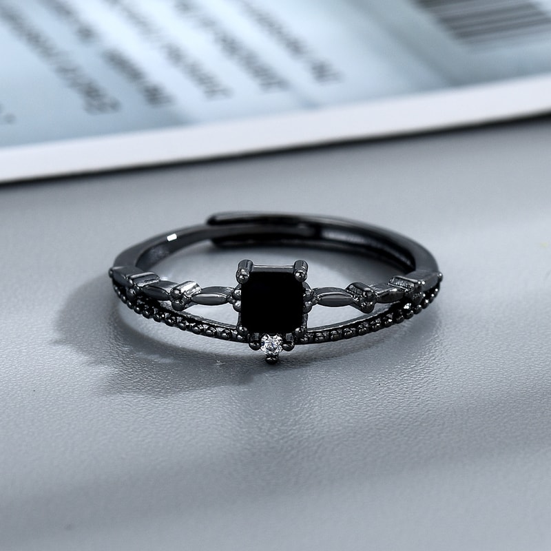 Love and Deepspace Sylus Black Zircon Ring – Elegant Silver Anime Couple Ring