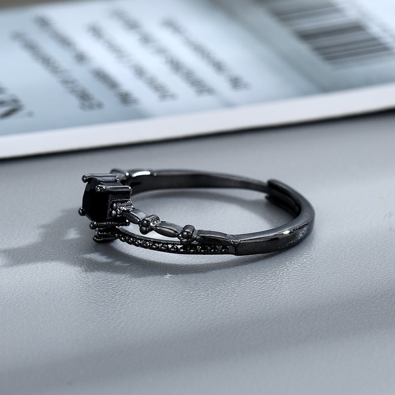 Love and Deepspace Sylus Black Zircon Ring – Elegant Silver Anime Couple Ring