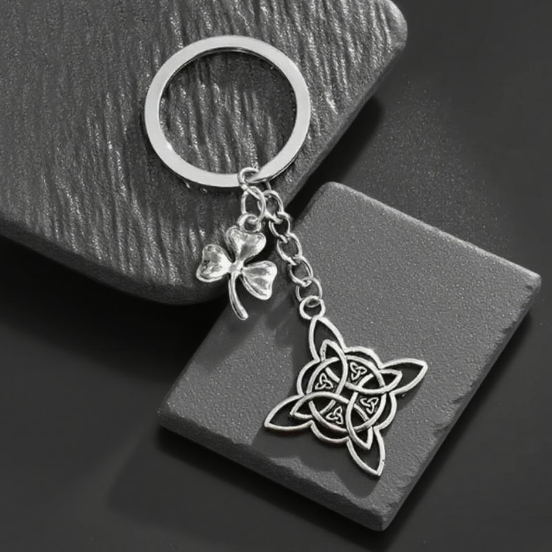 Celtic Trinity Knot Keychain Protection Amulet for Car Keys and Bags